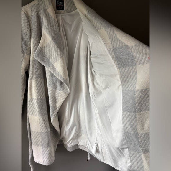 BNWT Dex, size M, Stylish Gray/ Ivory Tartan Plaid Wrap Coat. Belted, Wool blend - Picture 6 of 9